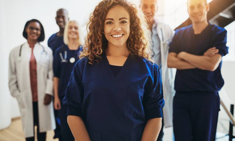 Courtier spécialisé en assurance prévoyance pour médecin en libéral vers Marseille (13)